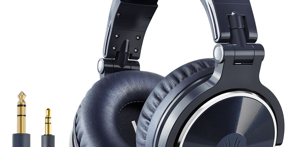High-quality wired headphones with microphone manufacturer