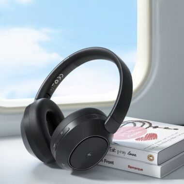 Over-ear gaming ANC noise cancelling headphones with full-ear design