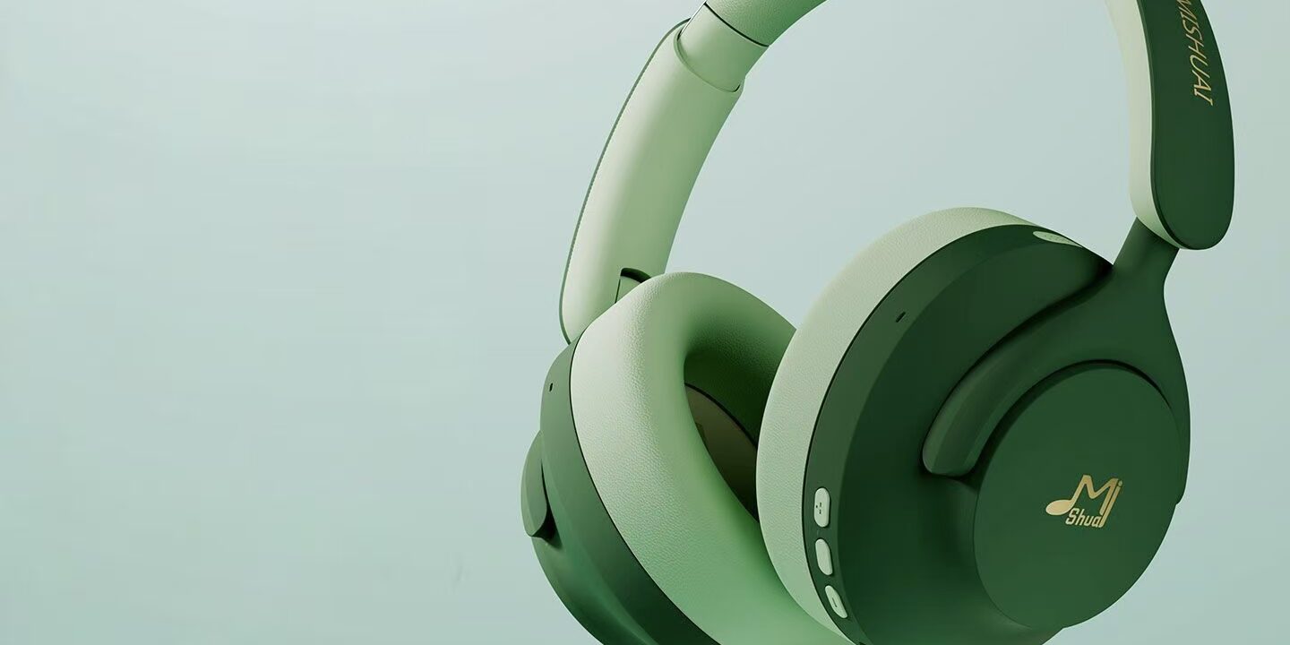 Long-battery active noise cancelling headphones for travel