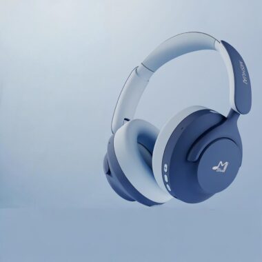 Long-battery active noise cancelling headphones for travel