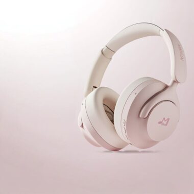 Long-battery active noise cancelling headphones for travel