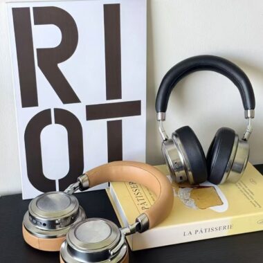 Retro heavy bass long-battery noise cancelling headphones
