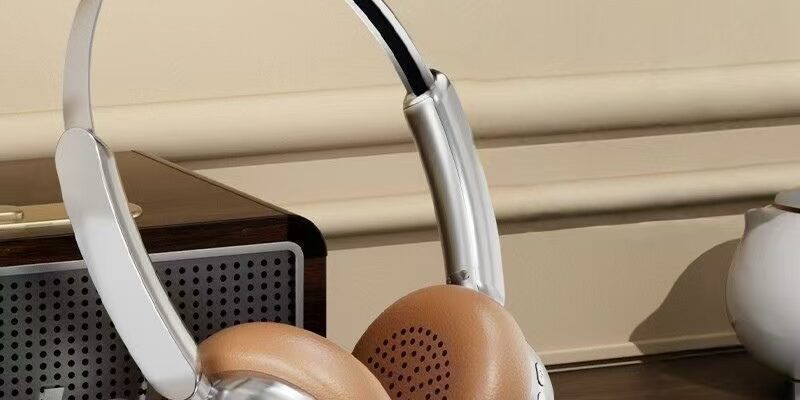 American retro metal Bluetooth wireless headphone with long battery