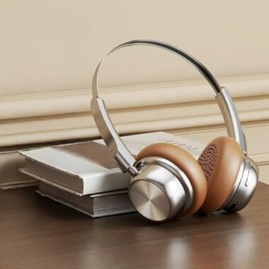 American retro metal Bluetooth wireless headphone with long battery