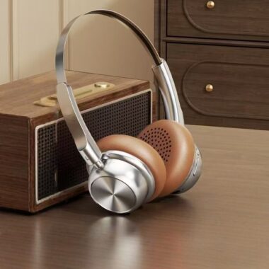 American retro metal Bluetooth wireless headphone with long battery