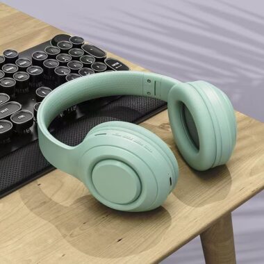 Wireless headphone for running and sports music use