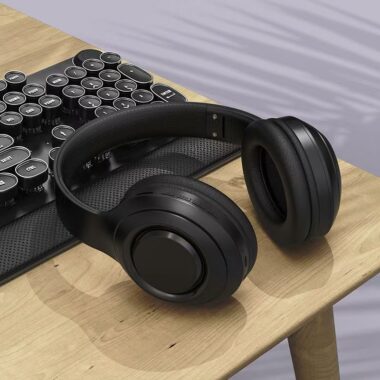 Wireless headphone for running and sports music use