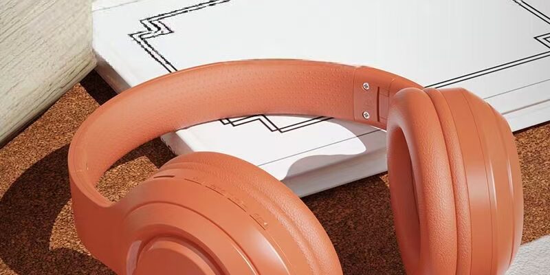 Wireless headphone for running and sports music use