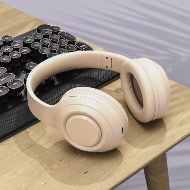 Wireless headphone for running and sports music use