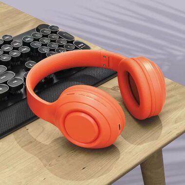 Wireless headphone for running and sports music use