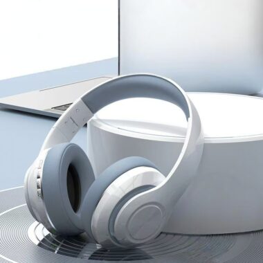 Long-lasting bass sports wireless headphone with noise cancelling