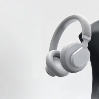 Stylish active noise cancelling headphones for daily use