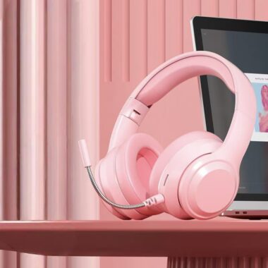 Universal gaming and sports wireless headphone for phone and PC