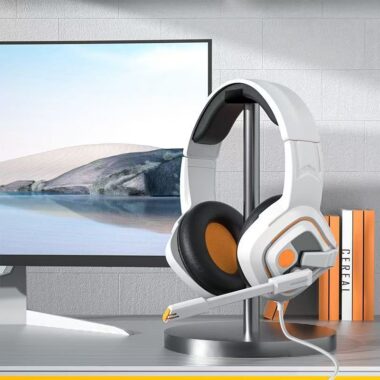 PC gaming compatible wired headphone with clear audio